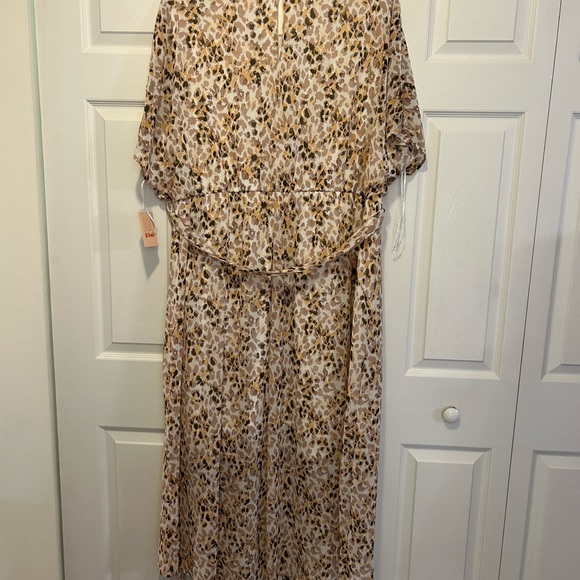 BNWT Evri Size 4X Women’s Maxi Dress Tan Brown and White - Picture 6 of 6